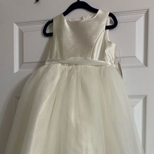 Flower girl dress. Size 6.